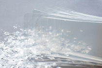 Caption EN:
Water‑based Epotal® laminating adhesives enable easy separation of materials in PET‑based multilayer packaging. 
Photo: BASF
