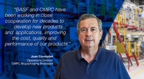 A man in a blue shirt, stands in a pilot coating center. A quote beside the man says: "BASF and CMPC have been working in close cooperation for decades to develop new products and applications, improving the cost, quality and performance of our products." The man who is saying this is Juan Constabel, Operations Director CMPC Biopackaging Boxband. A man in a blue shirt, stands in a pilot coating center. A quote beside the man says: "BASF and CMPC have been working in close cooperation for decades to develop new products and applications, improving the cost, quality and performance of our products." The man who is saying this is Juan Constabel, Operations Director CMPC Biopackaging Boxband.